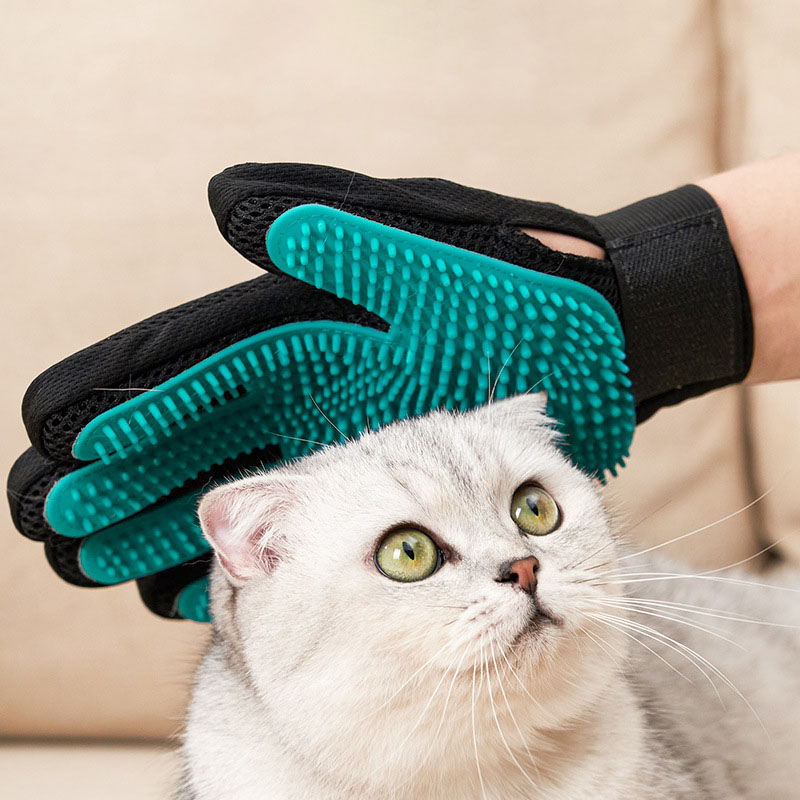 Hair Spa Wellness - Pet Grooming Glove, Gentle Hair Remover